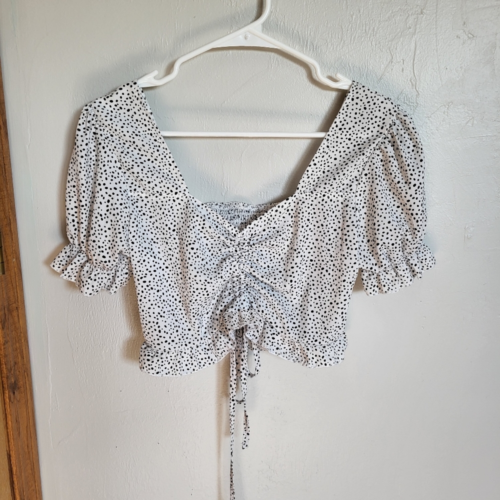 Polka dot puff sleeve crop shirt